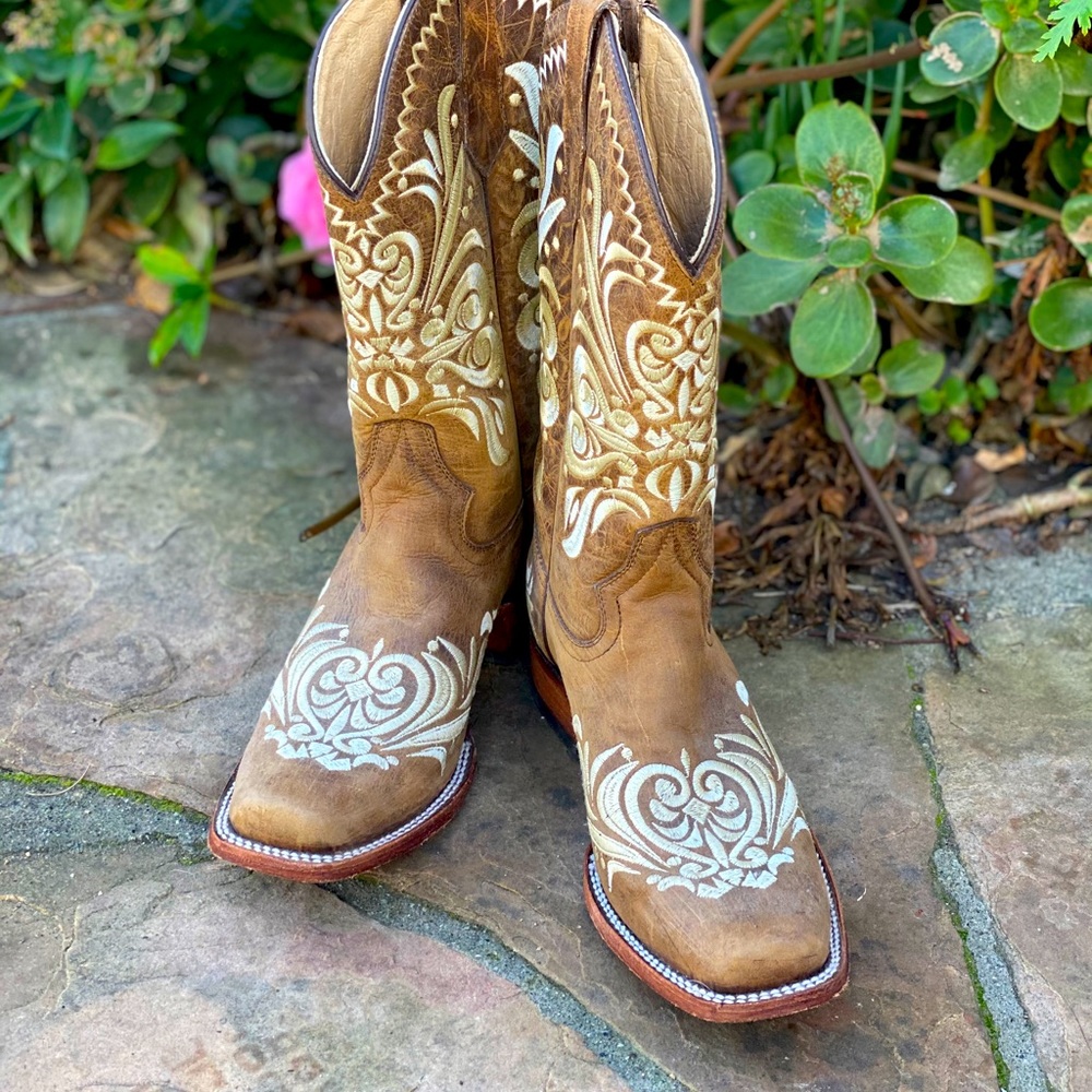 Circle G Corral Cowboy boots size 10.5 Embroidered
